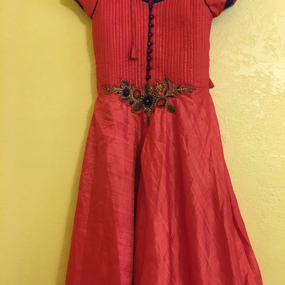 Indian dress embellishments w/ buttons & sequin - Picture 5 of 11